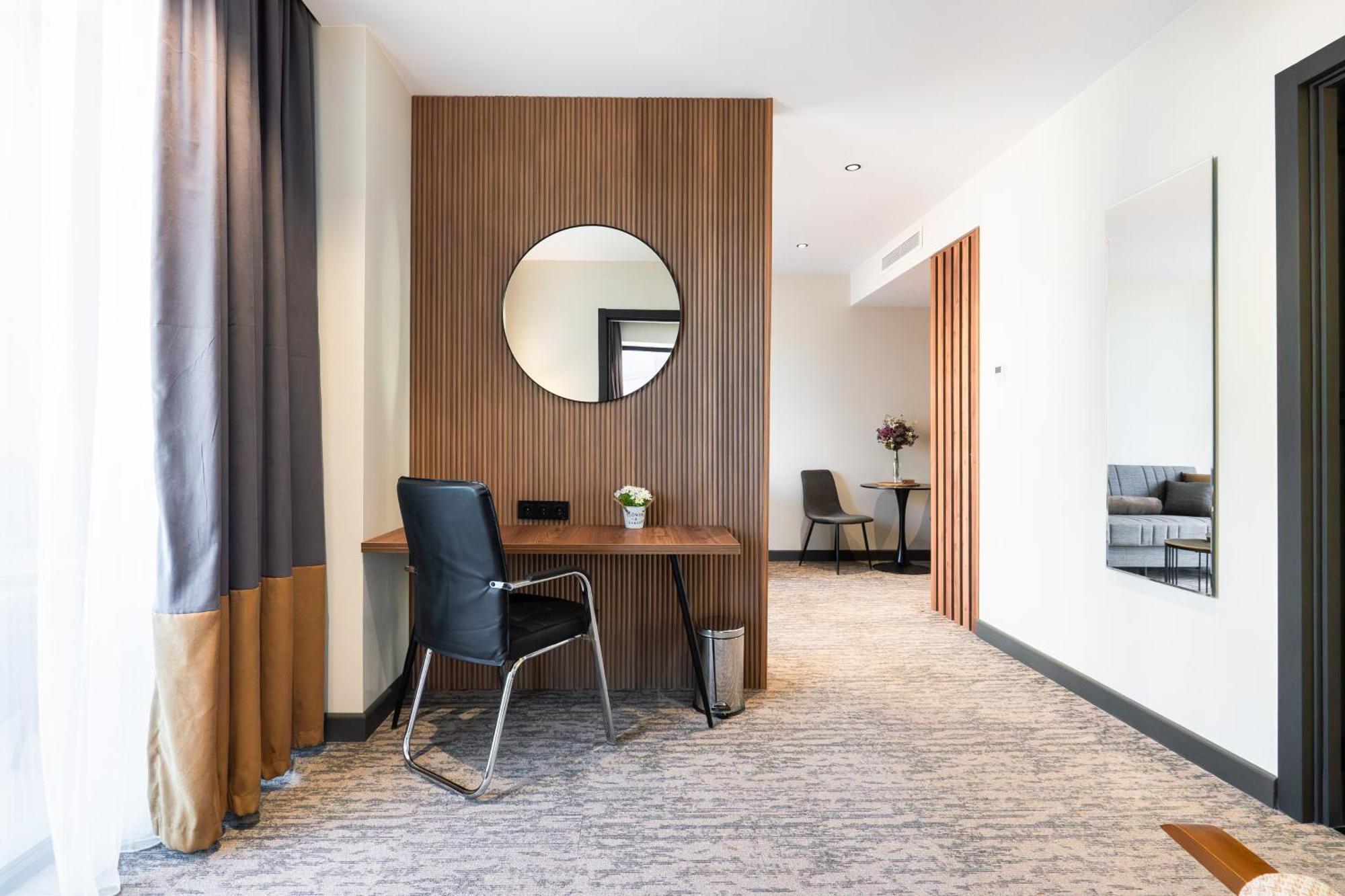 Nova Luxe Hotel & Residences Batoemi Buitenkant foto
