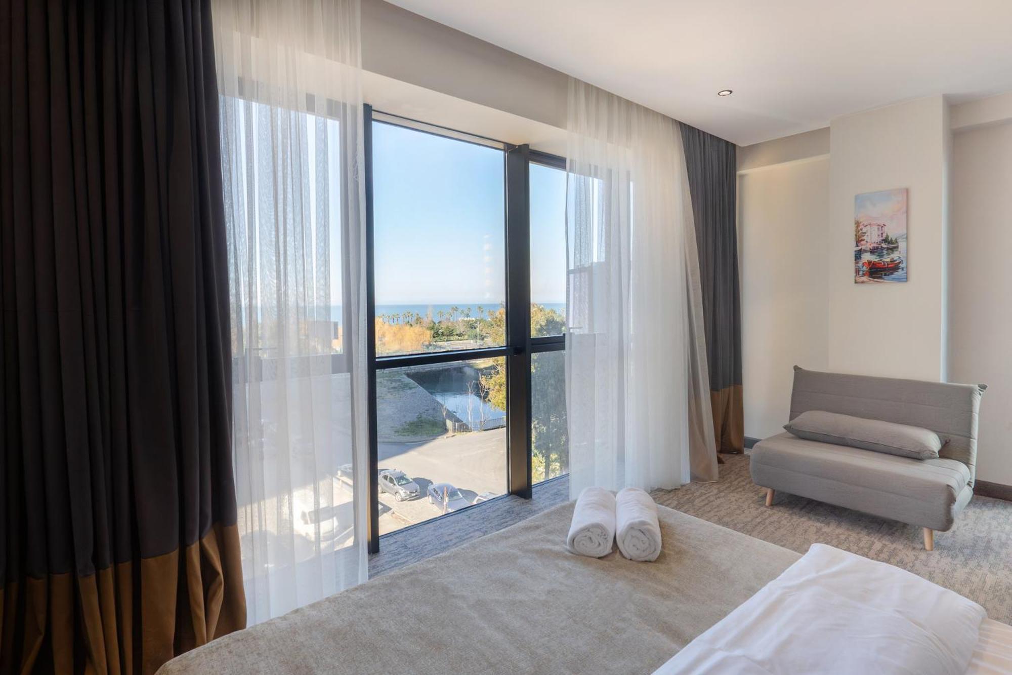 Nova Luxe Hotel & Residences Batoemi Buitenkant foto